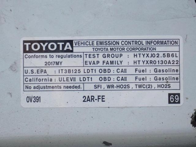 Photo of 2017 Super White Toyota RAV4
