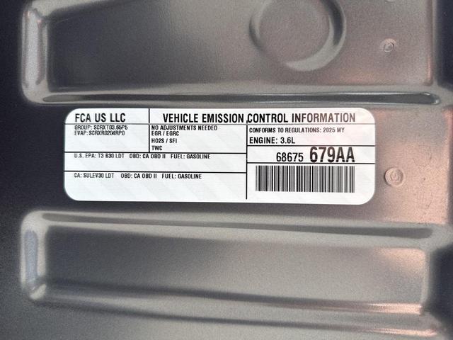 Photo of 2025 Metallic Jeep Grand Cherokee L