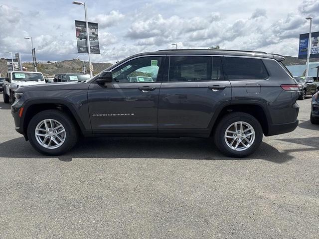Photo of 2025 Metallic Jeep Grand Cherokee L