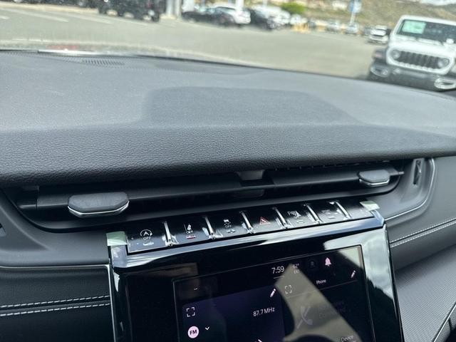 Photo of 2025 Metallic Jeep Grand Cherokee L