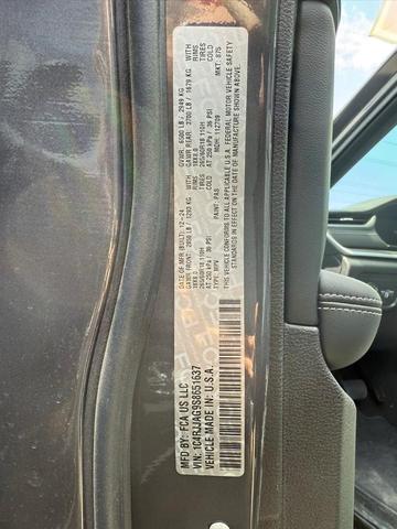 Photo of 2025 Metallic Jeep Grand Cherokee L