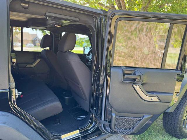 Photo of 2016 Black Clearcoat Jeep Wrangler Unlimited