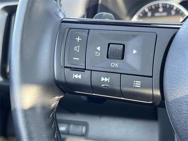Photo of 2023 White Nissan Pathfinder