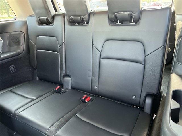 Photo of 2023 White Nissan Pathfinder