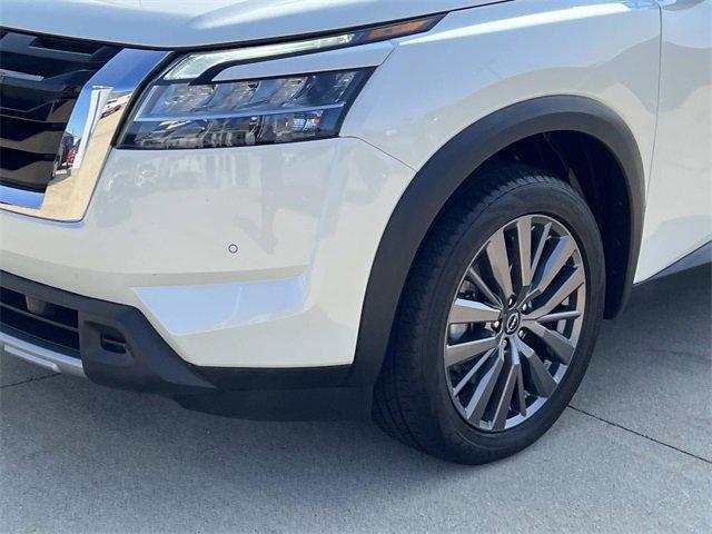 Photo of 2023 White Nissan Pathfinder