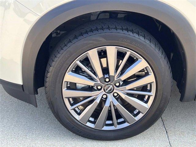 Photo of 2023 White Nissan Pathfinder