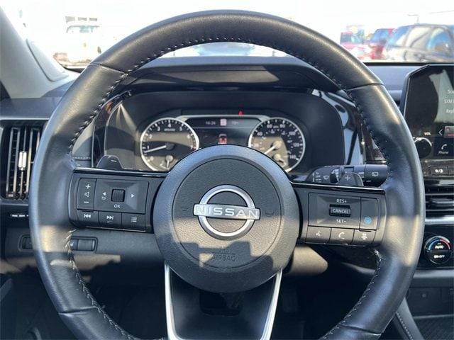 Photo of 2023 White Nissan Pathfinder