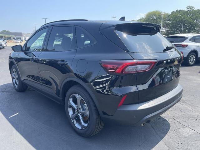 Photo of 2025 Agate Black Metallic Ford Escape