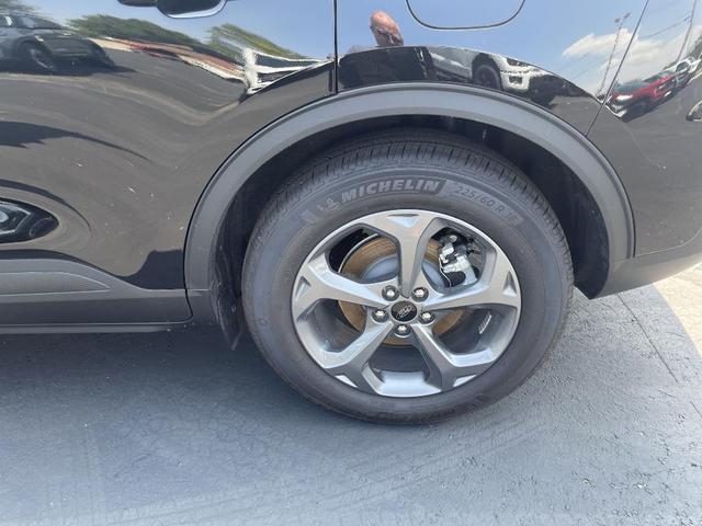 Photo of 2025 Agate Black Metallic Ford Escape