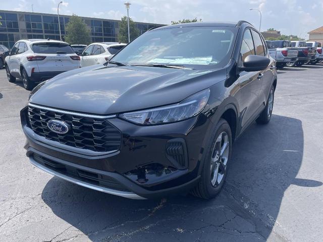 Photo of 2025 Agate Black Metallic Ford Escape