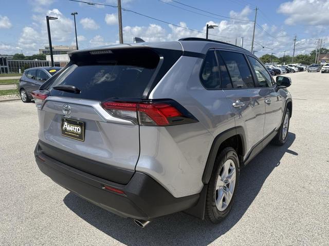 Photo of 2019 Silver Toyota RAV4