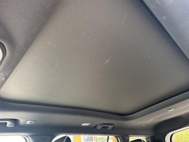 Photo of 2025 Diamond Black Crystal Pearlcoat Jeep Grand Cherokee L