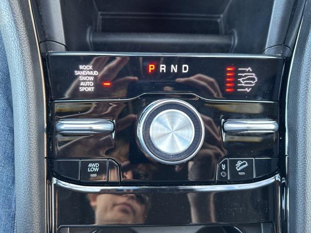 Photo of 2025 Diamond Black Crystal Pearlcoat Jeep Grand Cherokee L