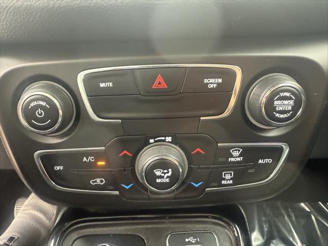 Photo of 2019 Redline Pearlcoat Jeep Compass