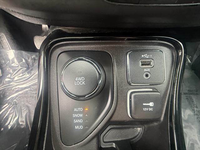 Photo of 2019 Redline Pearlcoat Jeep Compass