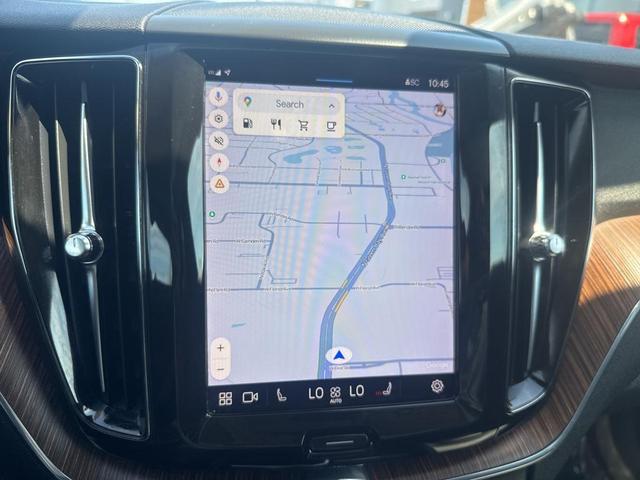 Photo of 2022 Onyx Black Metallic Volvo XC60