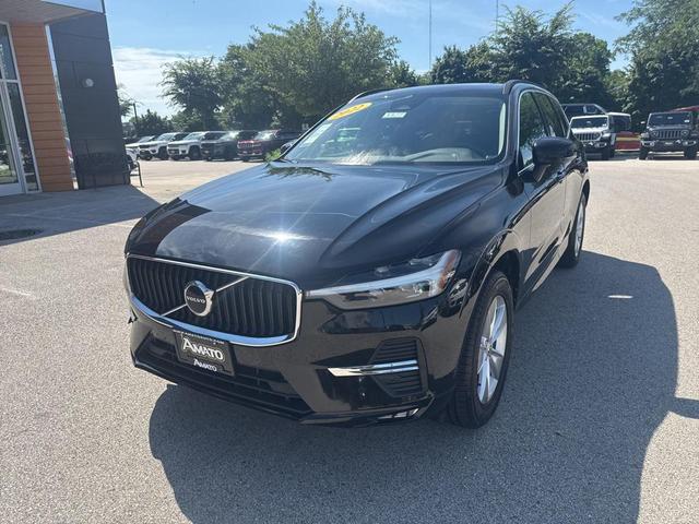 Photo of 2022 Onyx Black Metallic Volvo XC60