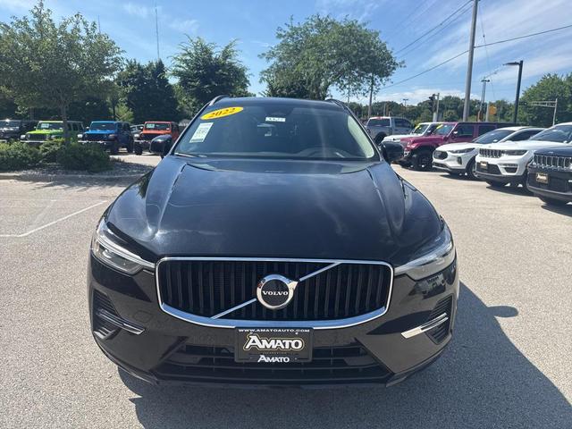 Photo of 2022 Onyx Black Metallic Volvo XC60