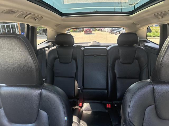 Photo of 2022 Onyx Black Metallic Volvo XC60