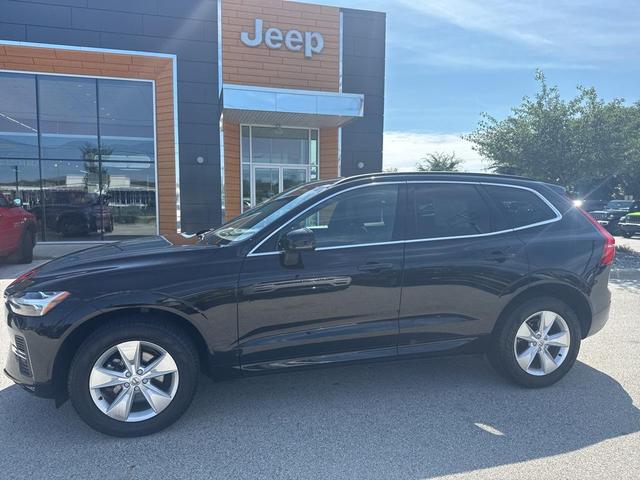 Photo of 2022 Onyx Black Metallic Volvo XC60