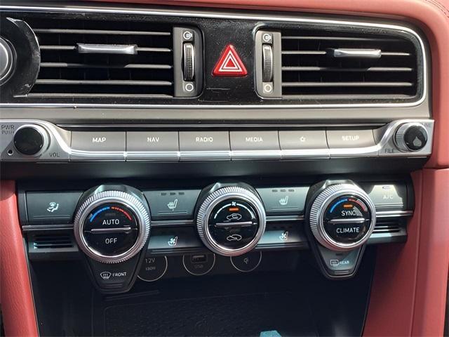 Photo of 2023 Vik Black Genesis G70