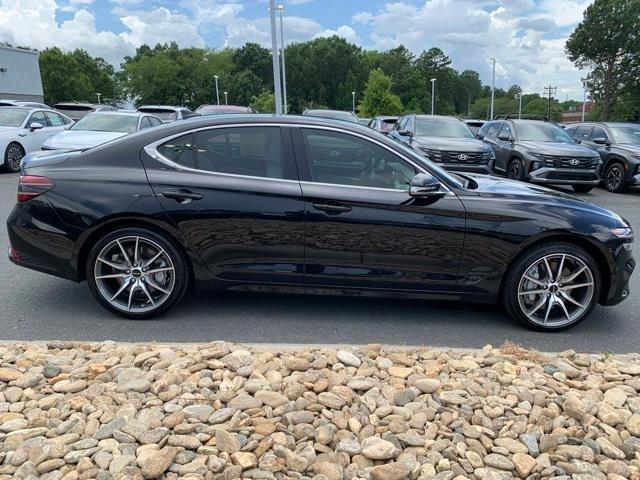 Photo of 2025 Vik Black Genesis G70