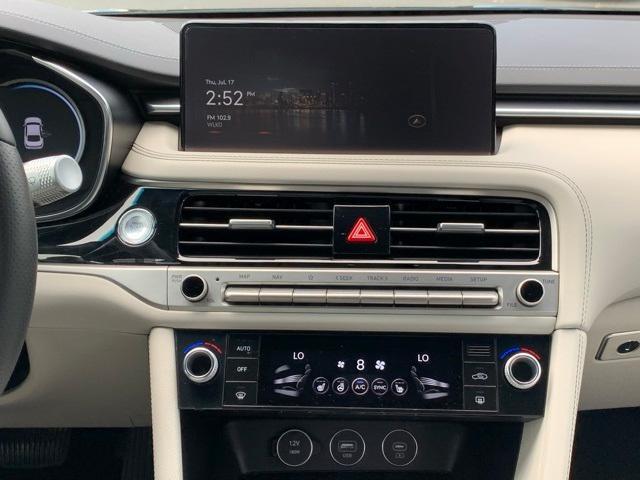 Photo of 2025 Vik Black Genesis G70