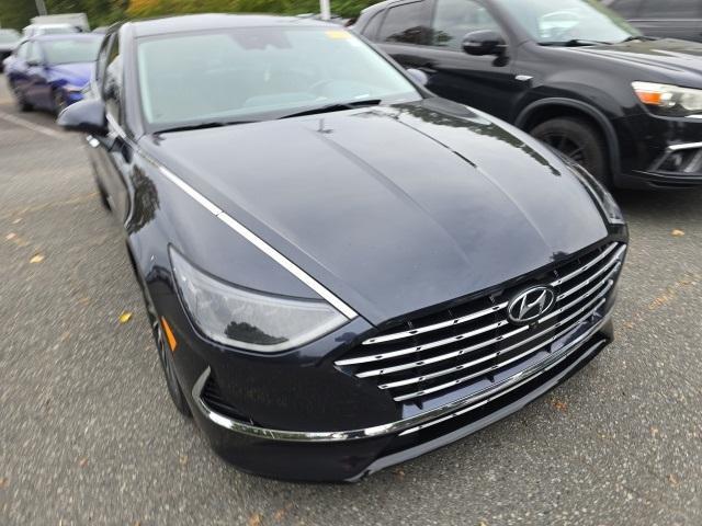 Photo of 2021 Oxford Blue Hyundai SONATA Hybrid