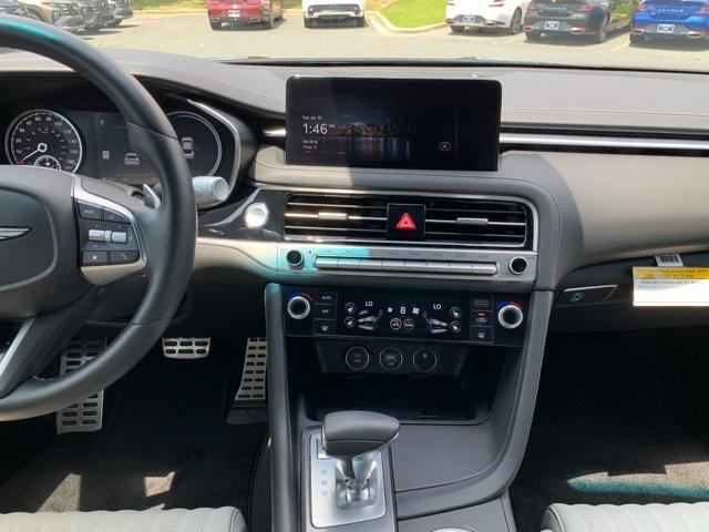 Photo of 2025 Vik Black Genesis G70