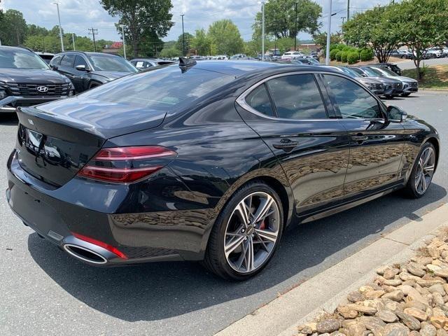 Photo of 2025 Vik Black Genesis G70