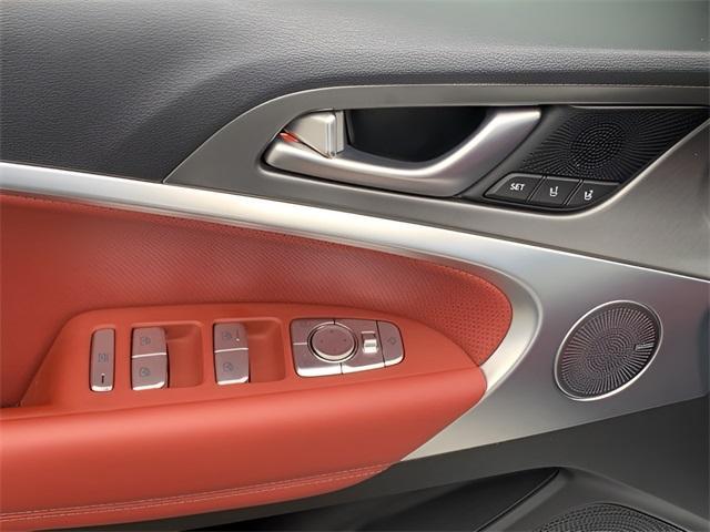 Photo of 2025 Alta White Genesis G70