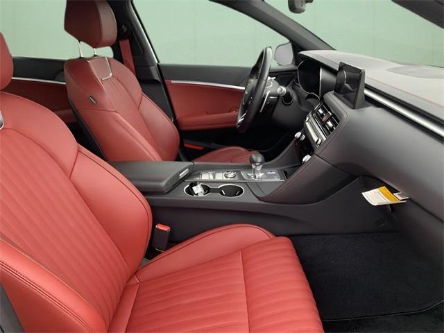Photo of 2025 Alta White Genesis G70