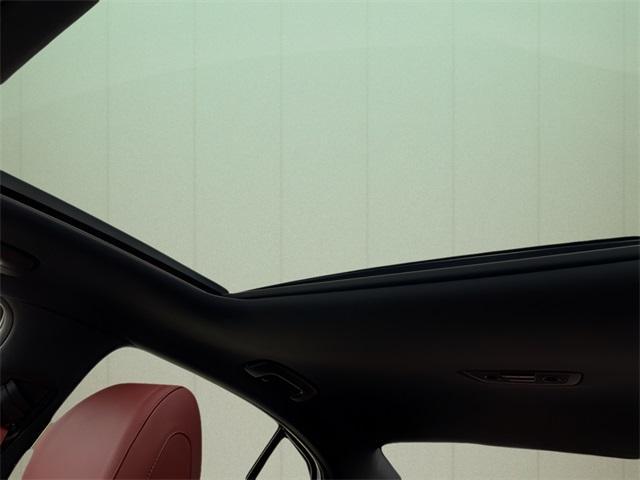 Photo of 2025 Alta White Genesis G70