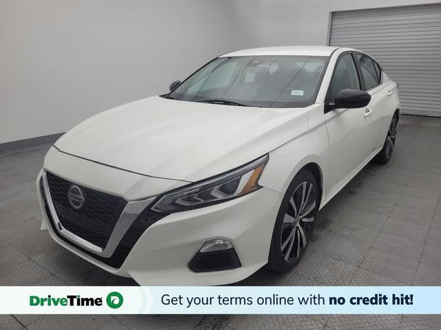Photo of 2020 White Nissan Altima
