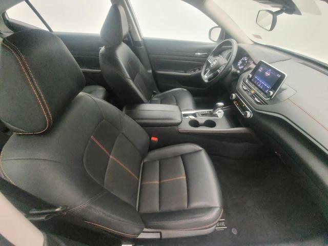 Photo of 2020 White Nissan Altima