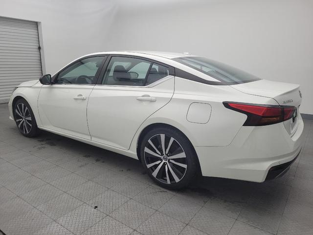 Photo of 2020 White Nissan Altima