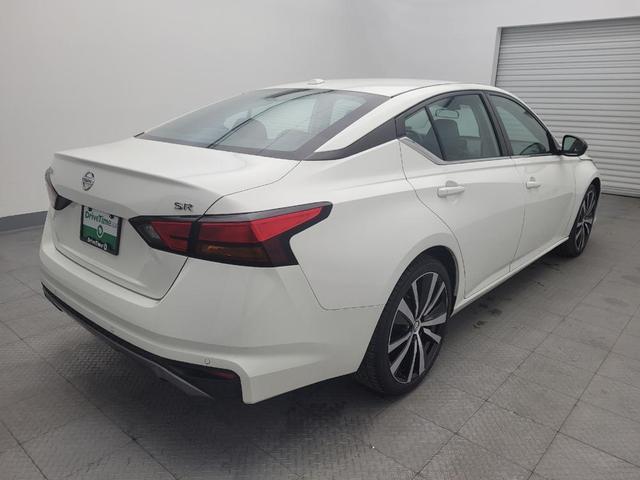 Photo of 2020 White Nissan Altima
