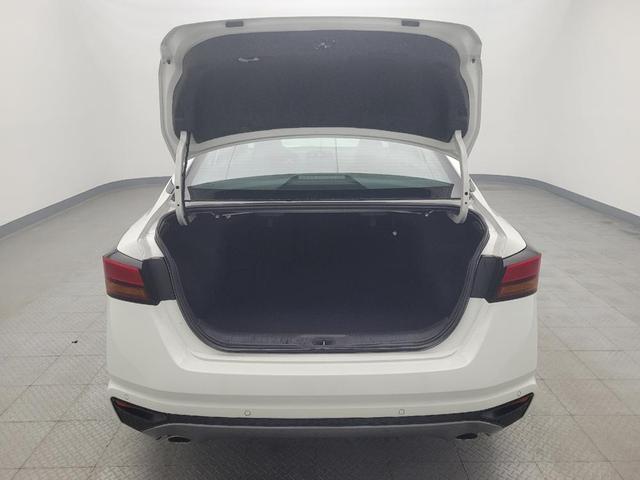 Photo of 2020 White Nissan Altima