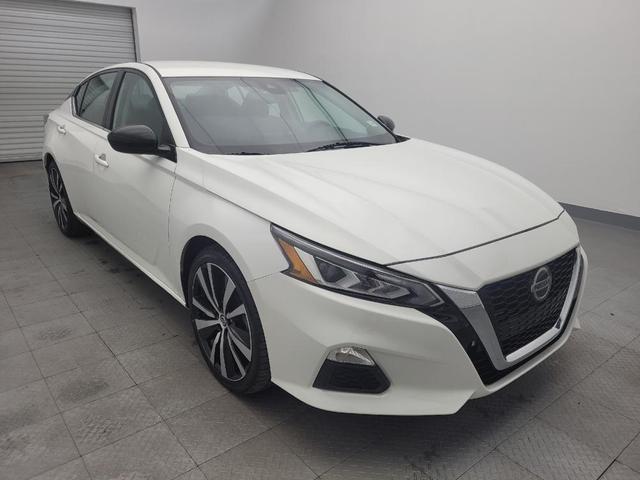 Photo of 2020 White Nissan Altima