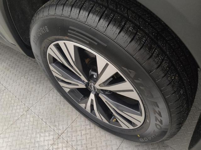 Photo of 2023 Gray Nissan Rogue