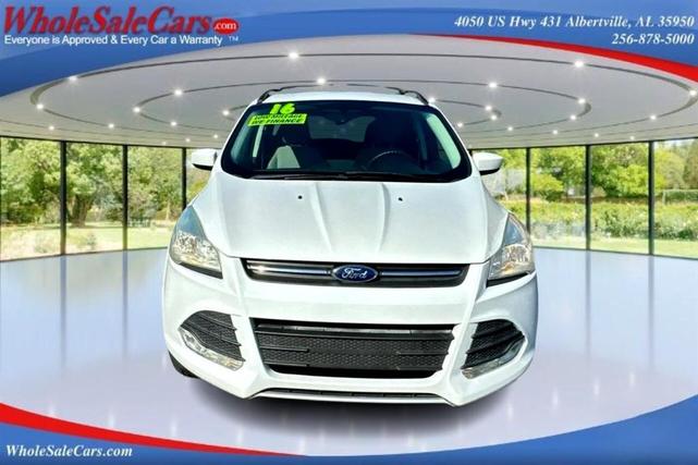 Photo of 2016 White Ford Escape