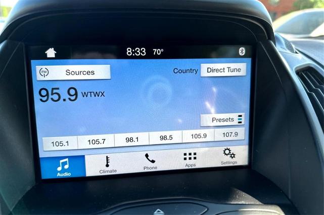 Photo of 2016 White Ford Escape