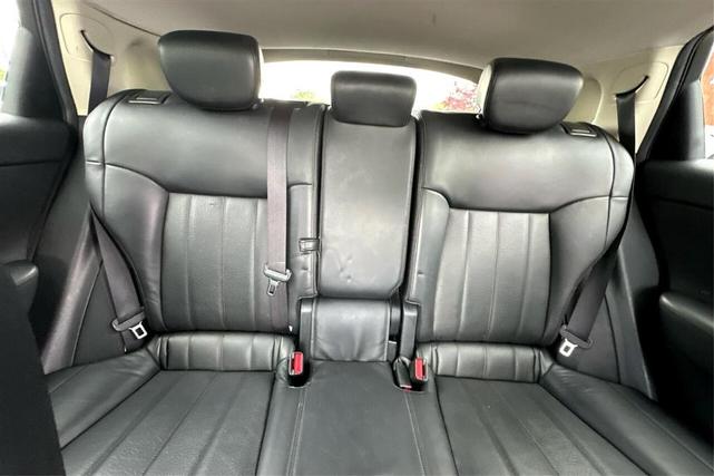 Photo of 2017 Black INFINITI QX70