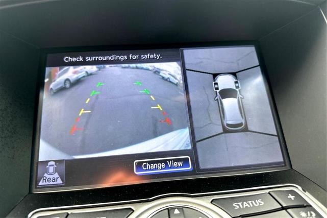 Photo of 2017 Black INFINITI QX70