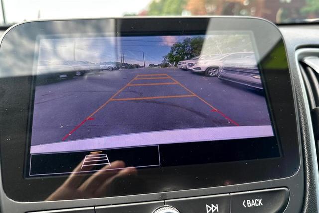 Photo of 2024 White Chevrolet Malibu