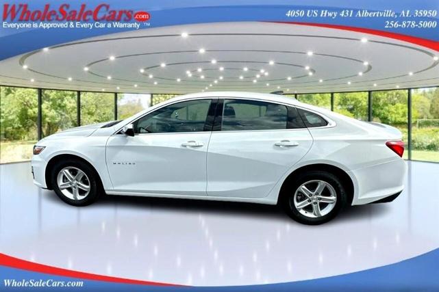 Photo of 2024 White Chevrolet Malibu