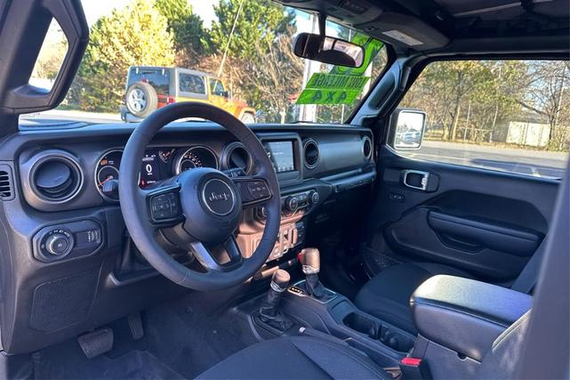 Photo of 2023 Black Jeep Wrangler