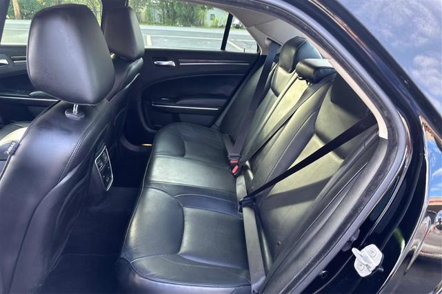 Photo of 2019 Black Chrysler 300