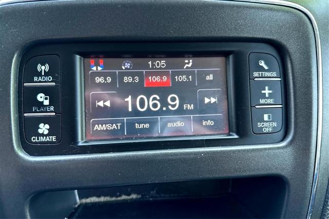 Photo of 2018 White Dodge Journey