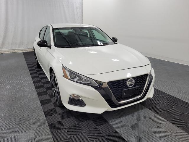 Photo of 2019 Pearl White Tricoat Nissan Altima